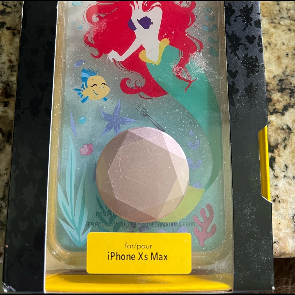 . Very cute Disney inspired Ariel case with pop if